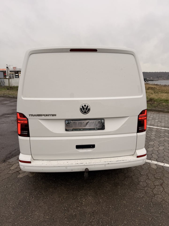 VW Transporter 2,0 TDi 199 Kassevogn DSG lang