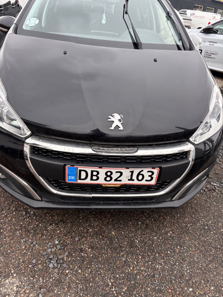 Peugeot 208 1,5 BlueHDi 100 Like Sky 5d