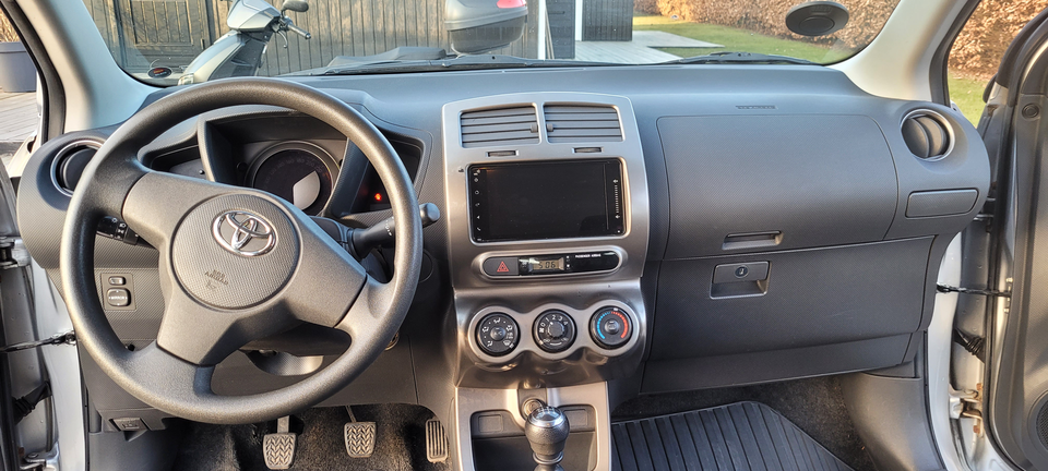 Toyota Urban Cruiser 1,3 VVT-i T1 5d