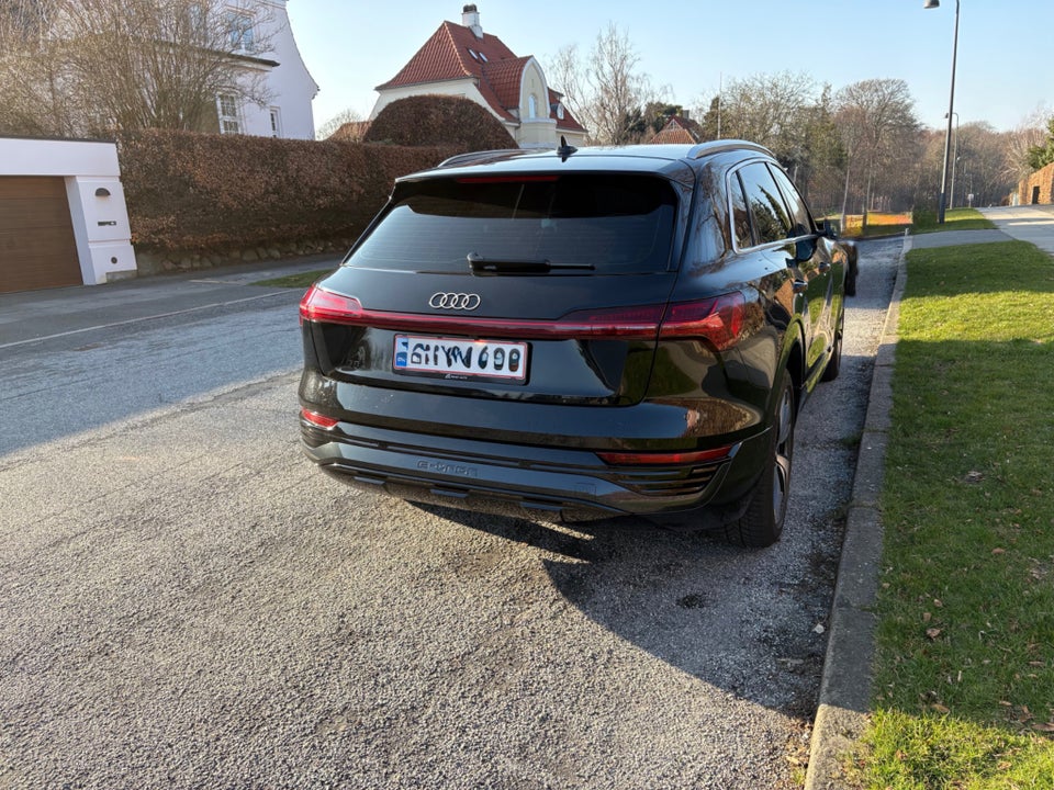 Audi Q8 e-tron 55 Advanced quattro 5d