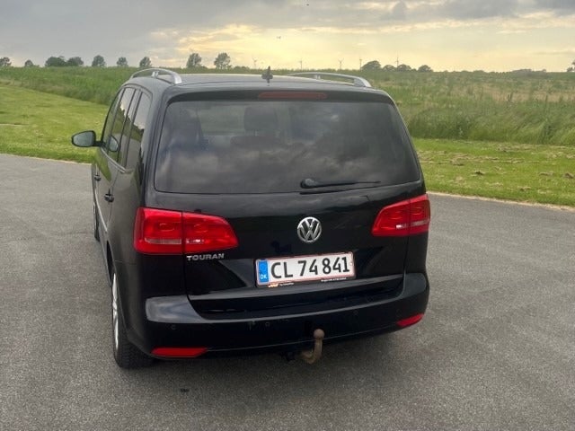 VW Touran 2,0 TDi 140 Comfortline DSG BMT 7prs 5d