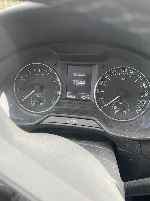 Skoda Octavia 1,8 TSi 180 Elegance Combi DSG 5d