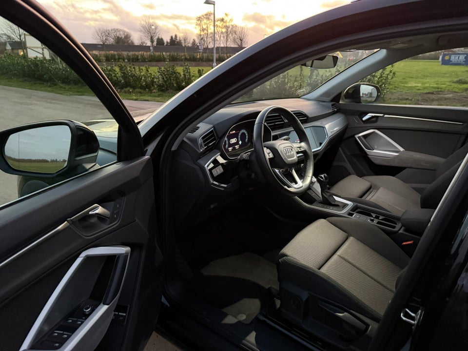 Audi Q3 45 TFSi e Attitude plus S-tr. 5d