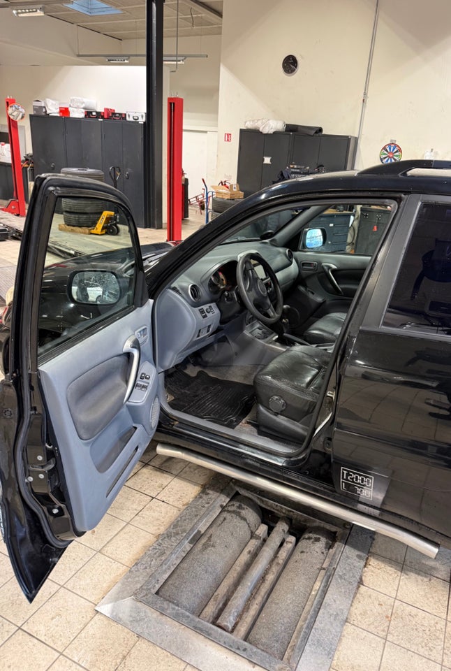 Toyota RAV4 2,0 VVT-i 4x4 5d