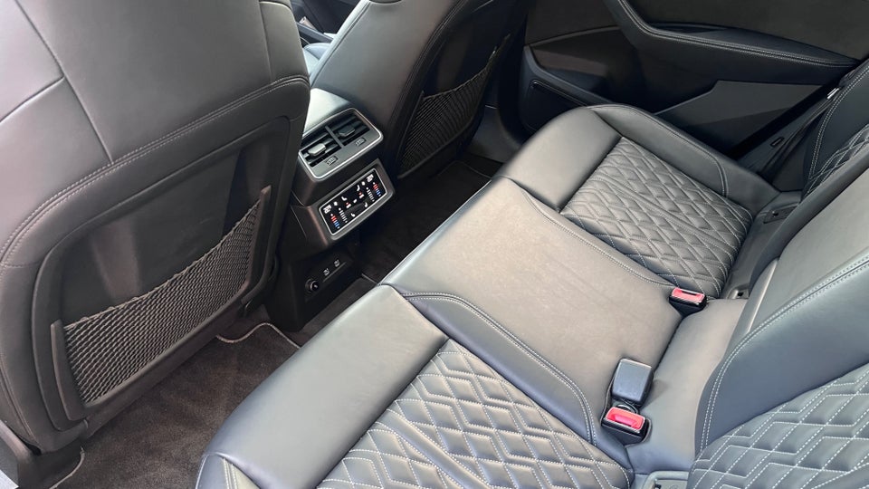 Audi e-tron 55 S-line Prestige quattro 5d