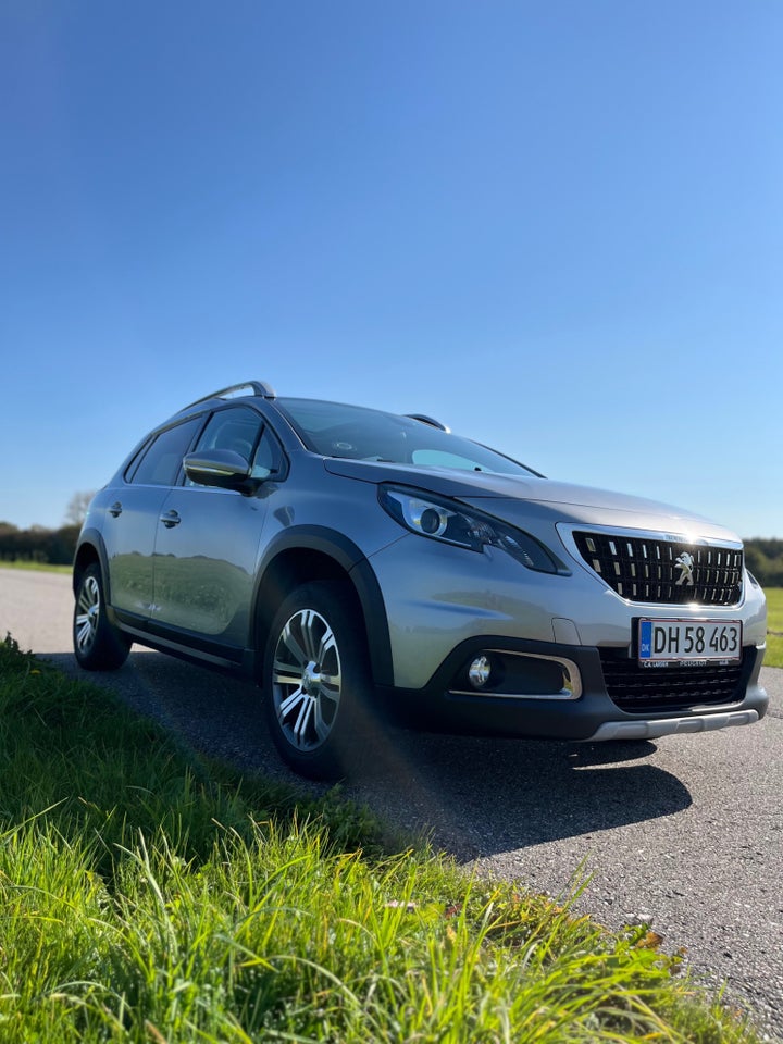 Peugeot 2008 1,2 e-THP 110 Allure Sky 5d