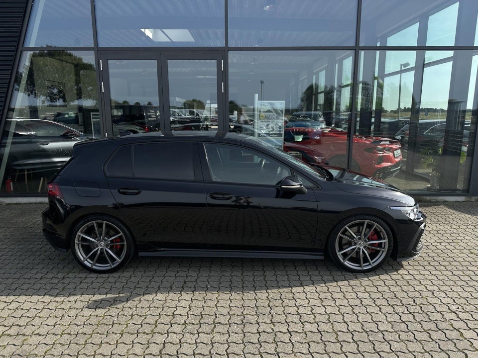 VW Golf VIII 1,4 GTE DSG 5d