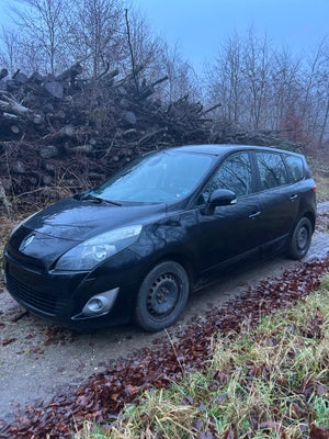 Renault Grand Scenic III 1,6 16V Expression 7prs 5d