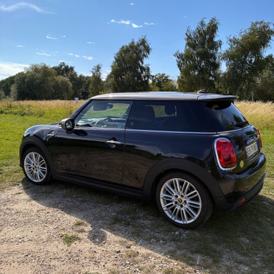 MINI Cooper SE  Maximise 3d