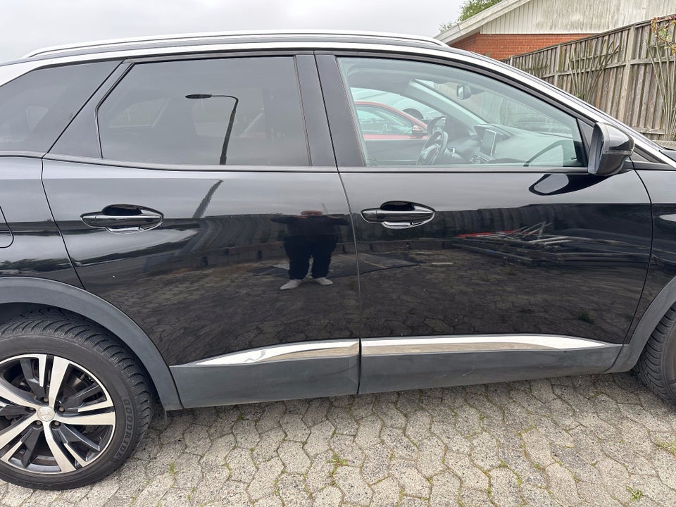 Peugeot 3008 2,0 BlueHDi 150 Allure Van 5d