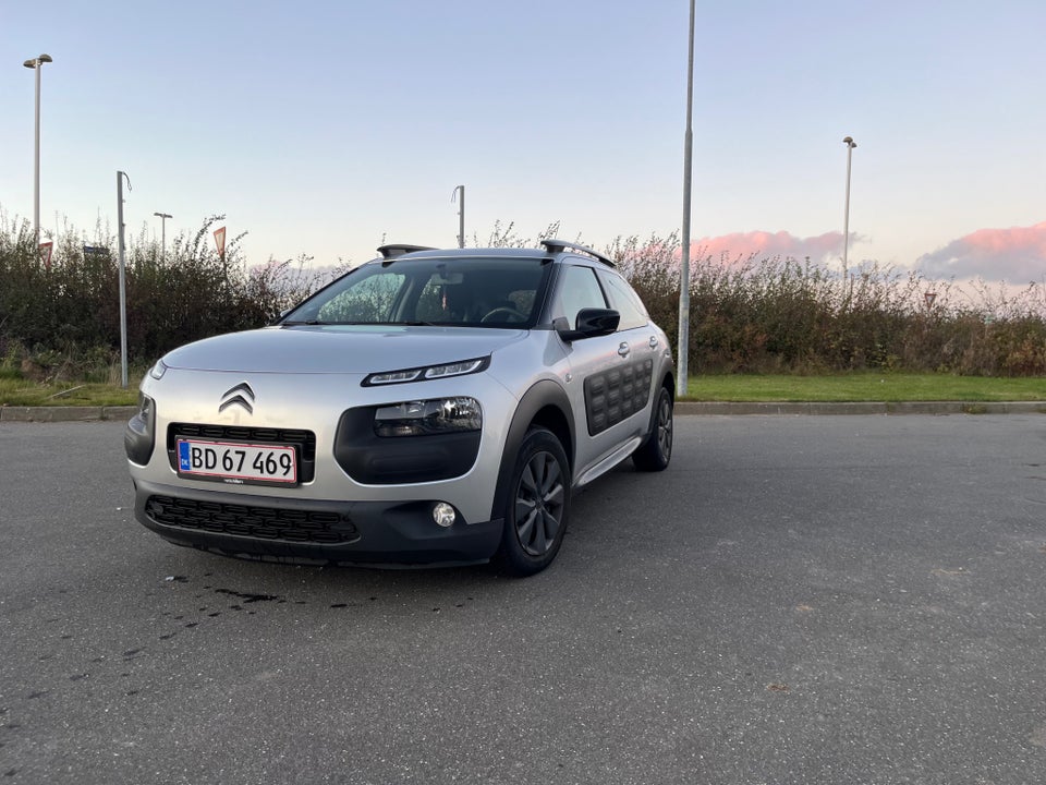 Citroën C4 Cactus 1,6 BlueHDi 100 Shine 5d