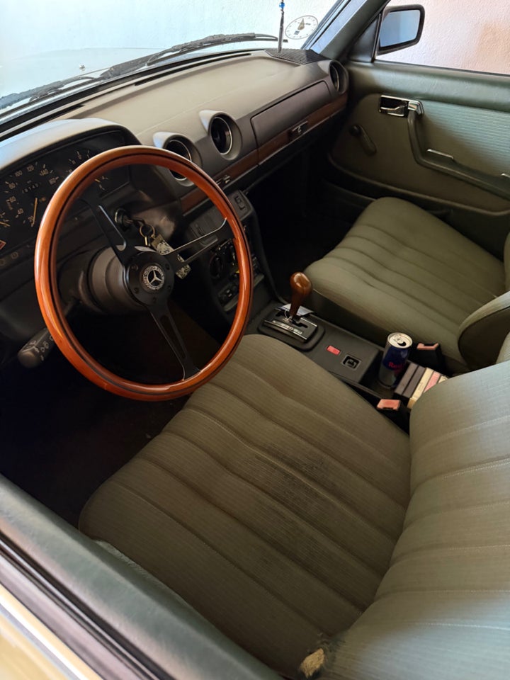 Mercedes 230 E 2,3 4d