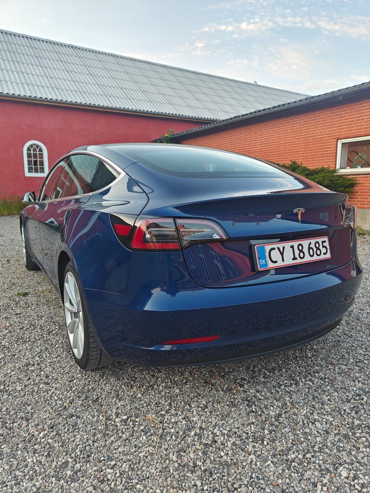 Tesla Model 3 Standard Range+ RWD 4d