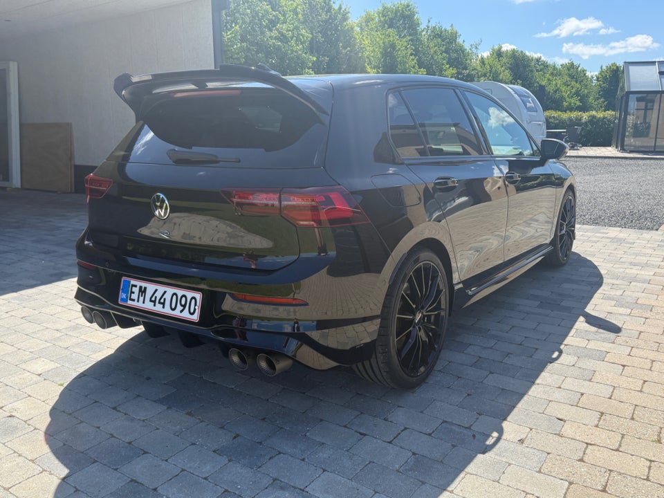 VW Golf VIII 2,0 R DSG 4Motion 5d
