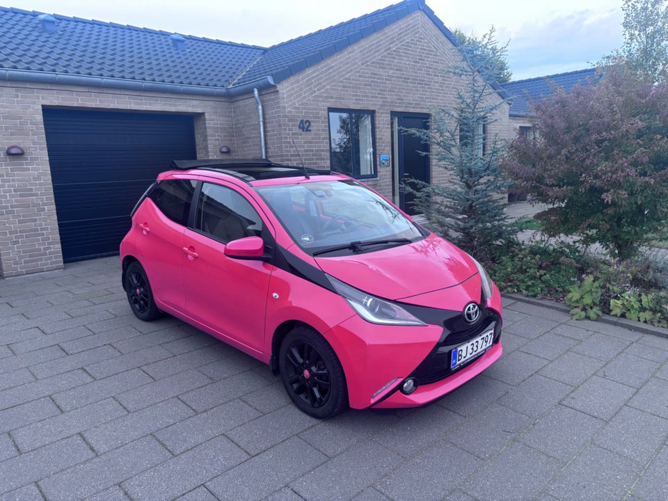 Toyota Aygo 1,0 VVT-i x-wave 5d
