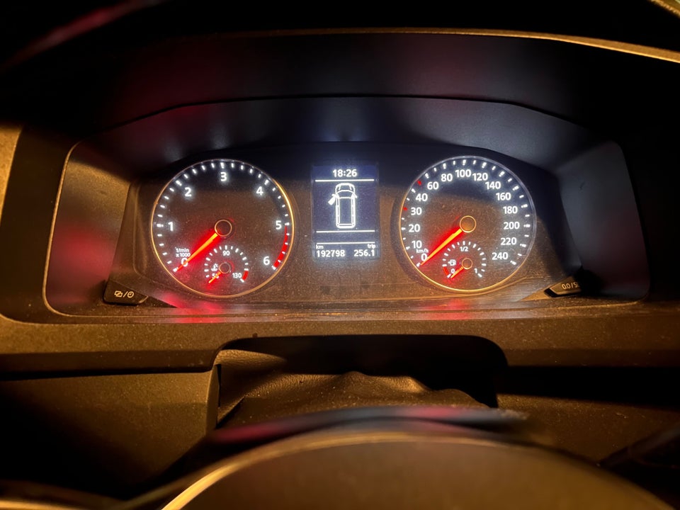 VW Transporter 2,0 TDi 204 Kassevogn DSG lang