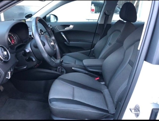 Audi A1 1,4 TFSi 122 Ambition Sportback 5d