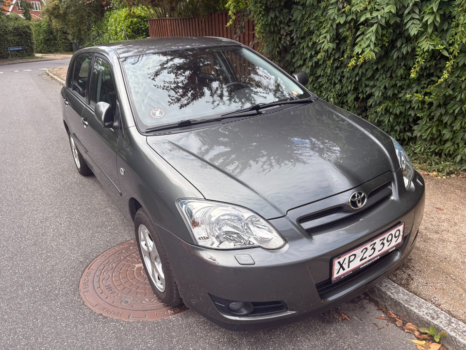 Toyota Corolla 1,6 Terra aut. 5d