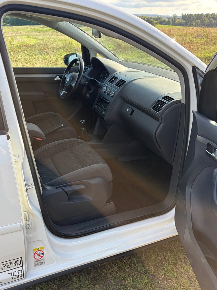 VW Touran 1,6 TDi 105 Comfortline BMT Van 5d