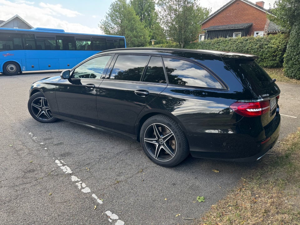 Mercedes E300 de 2,0 Advantage stc. aut. 5d