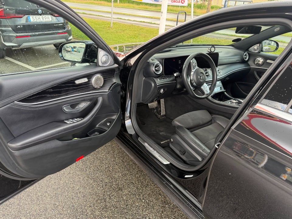 Mercedes E300 de 2,0 AMG Line aut. 4d