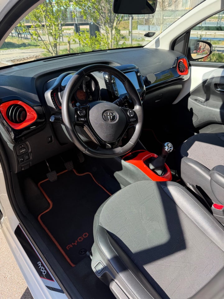 Toyota Aygo 1,0 VVT-i x-sky 5d