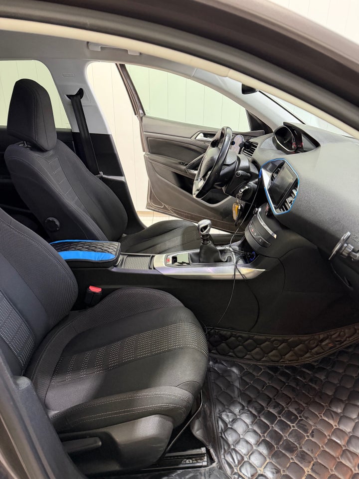 Peugeot 308 1,6 BlueHDi 120 Allure SW 5d