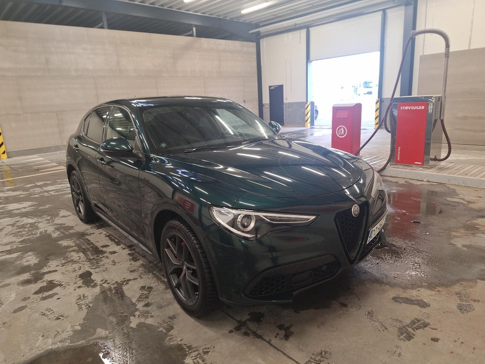 Alfa Romeo Stelvio 2,0 T 250 Sprint aut. Q4 5d