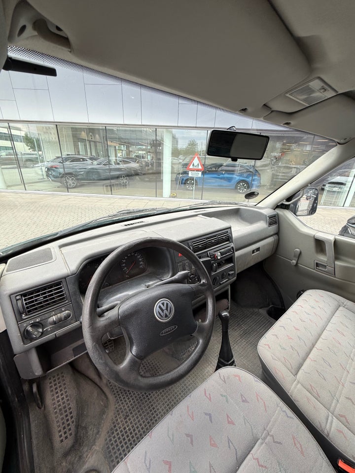 VW Transporter 2,5 Kassevogn 4d