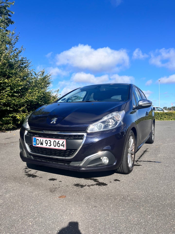 Peugeot 208 1,6 BlueHDi 100 Desire Sky 5d