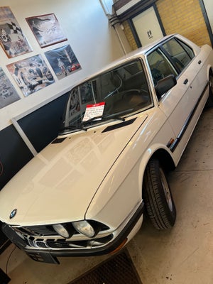 BMW 520i 2,0 Benzin modelår 1983 km 320000 Hvid service ok unknown, ABS. Rigtig fin BMW 520 i  E 28 