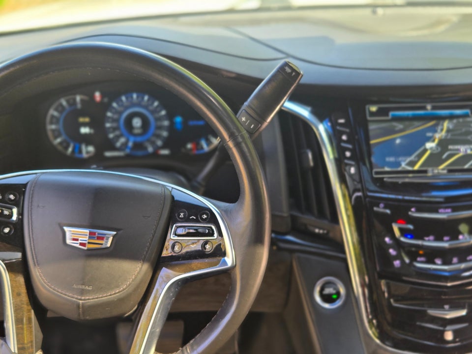 Cadillac Escalade 6,2 V8 ESV Platinum aut. 7prs 5d