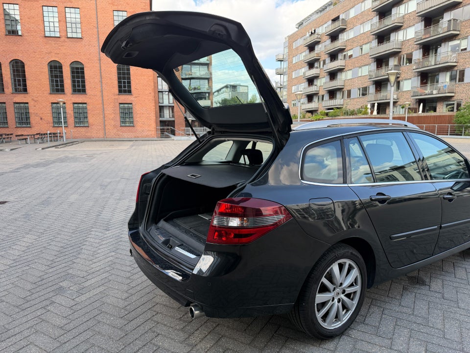 Renault Laguna III 2,0 dCi 150 Exception Sport Tourer 5d