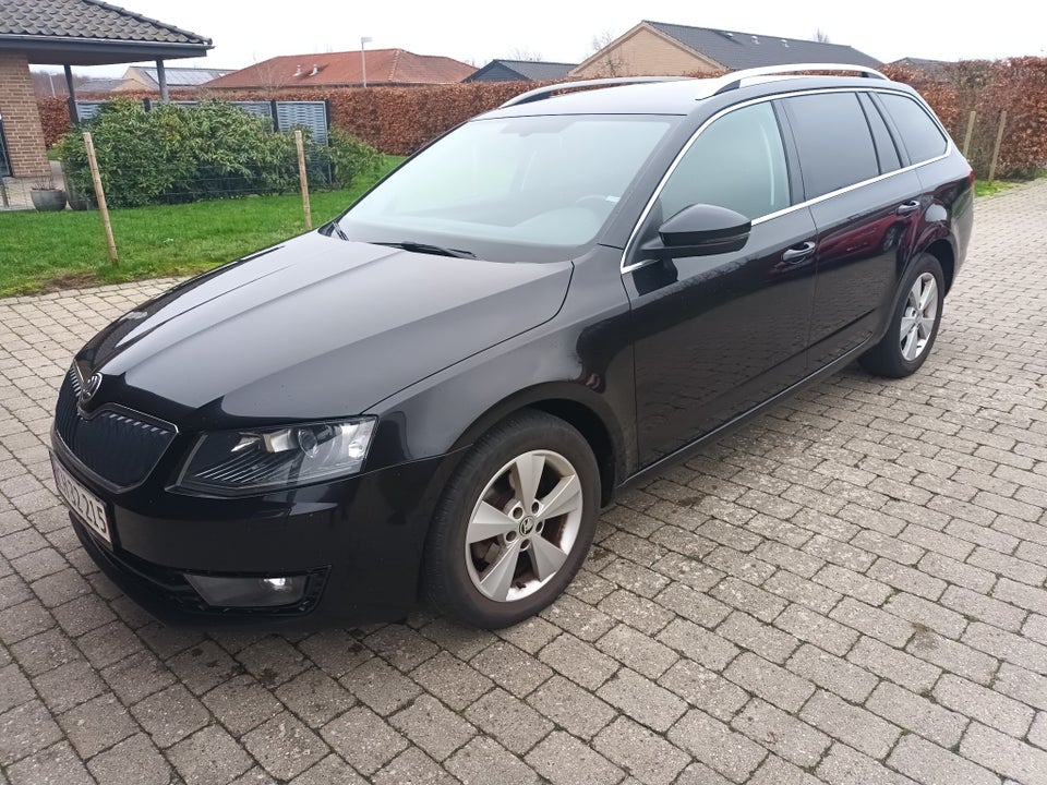 Skoda Octavia 1,6 TDi 110 Style Combi DSG 5d
