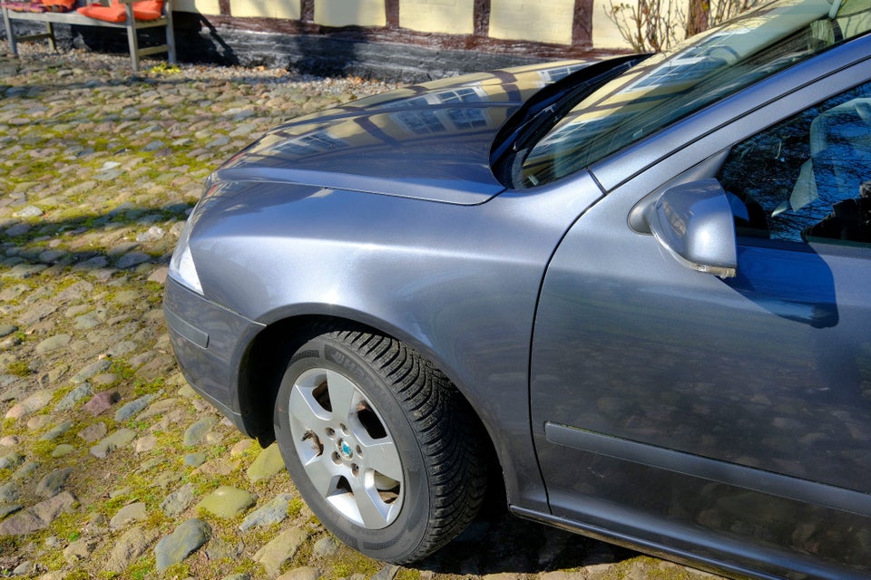 Skoda Octavia 1,6 FSi Ambiente aut. 5d