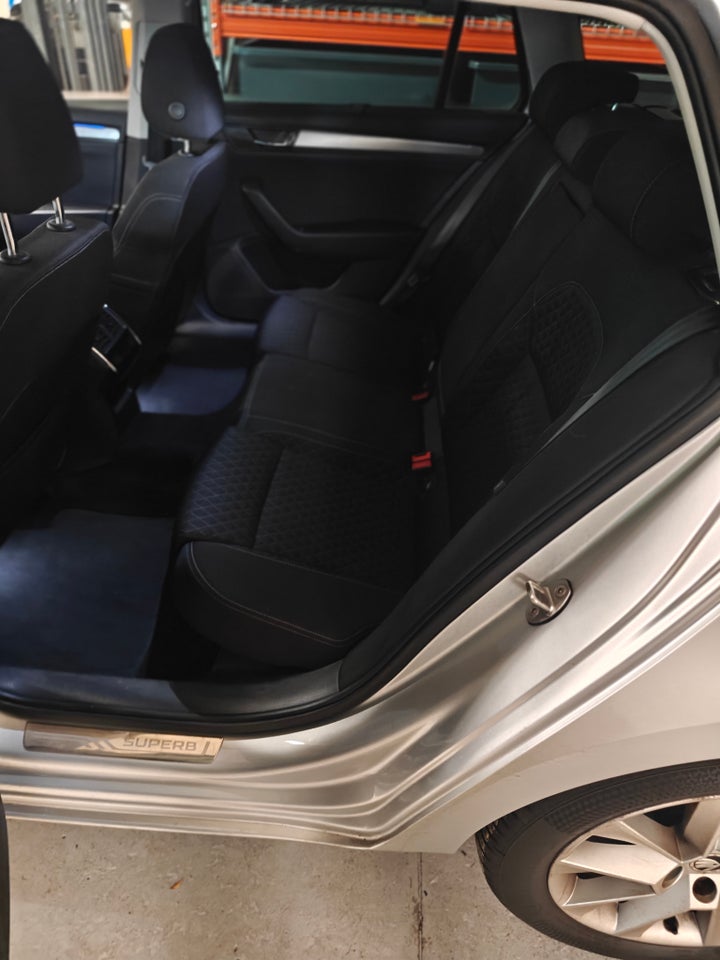 Skoda Superb 2,0 TDi 150 Style Combi DSG 5d