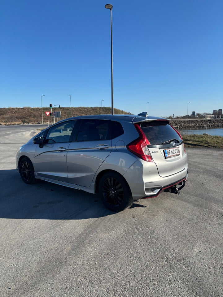 Honda Jazz 1,5 i-VTEC Dynamic 5d