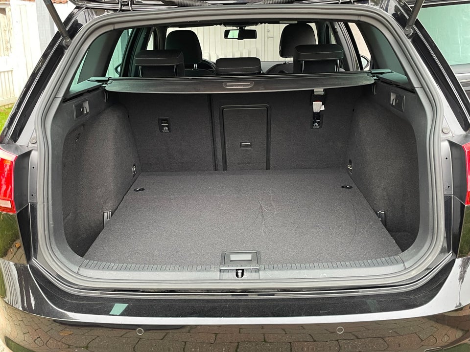 VW Golf VII 1,4 TSi 150 R-line Variant DSG BMT 5d