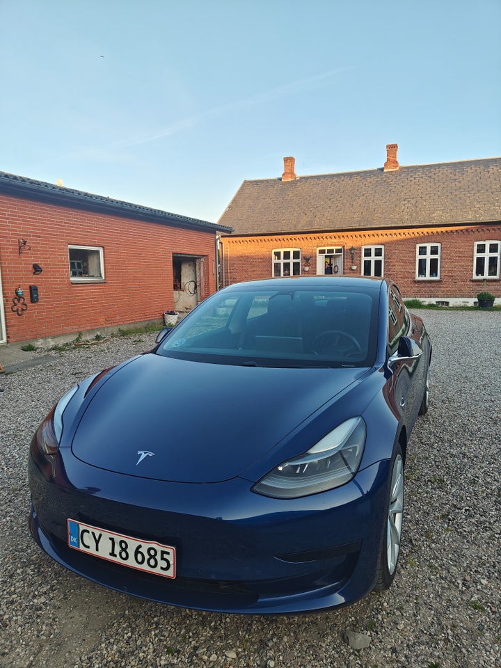 Tesla Model 3 Standard Range+ RWD 4d
