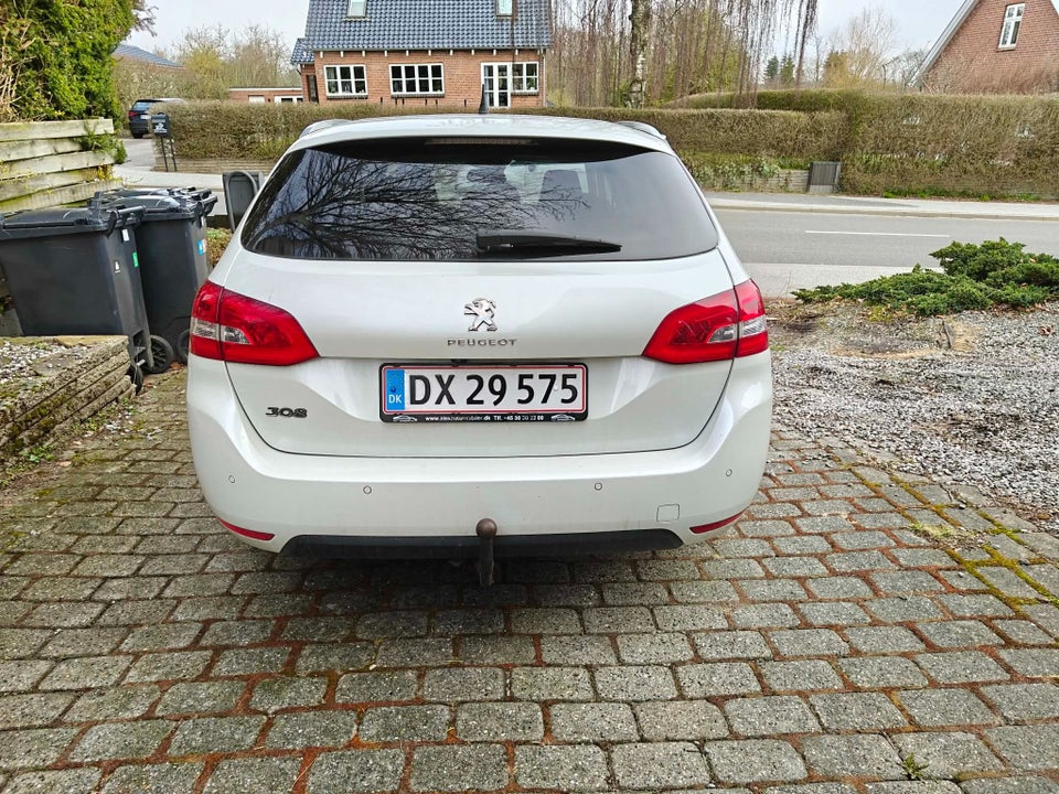 Peugeot 308 1,6 BlueHDi 120 Allure Sky SW EAT6 5d