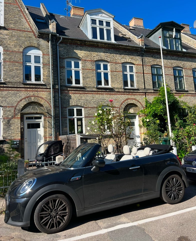 MINI Cooper S 2,0 Essential Cabriolet aut. 2d