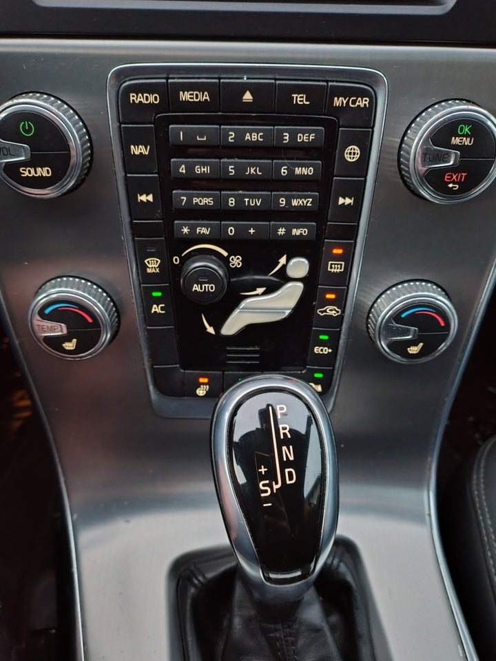 Volvo V60 2,0 D4 181 Momentum aut. 5d