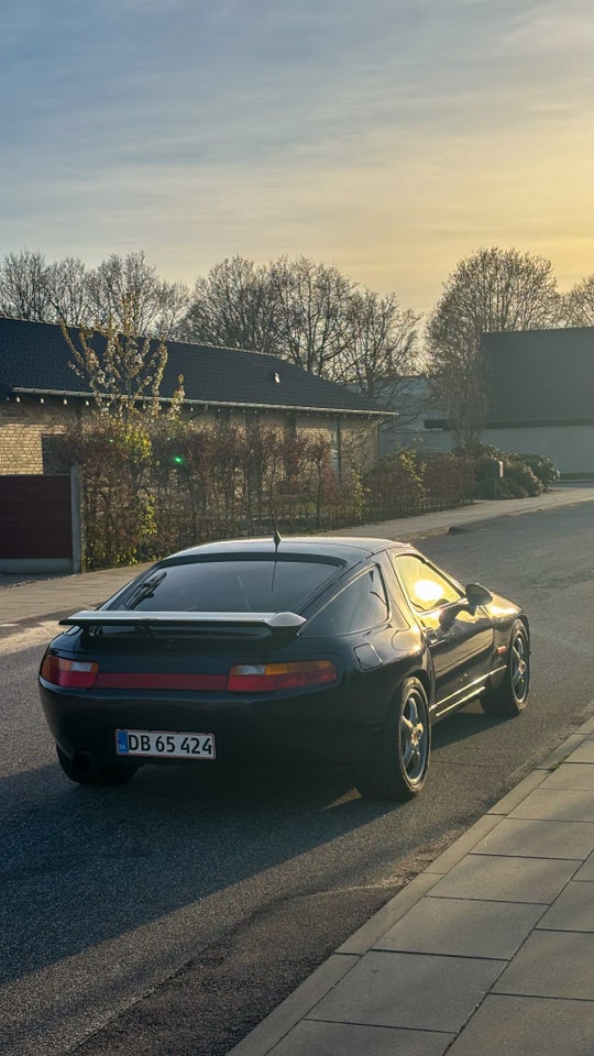 Porsche 928 5,4 GTS aut. 3d