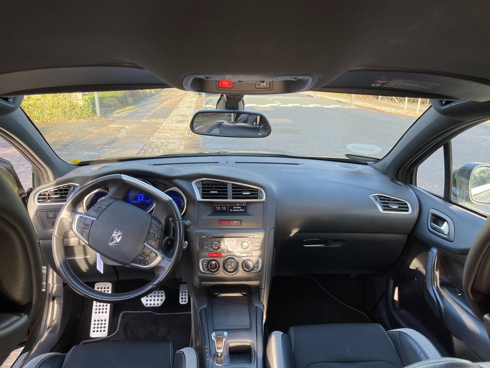 Citroën DS4 1,6 e-HDi 110 E6G 5d