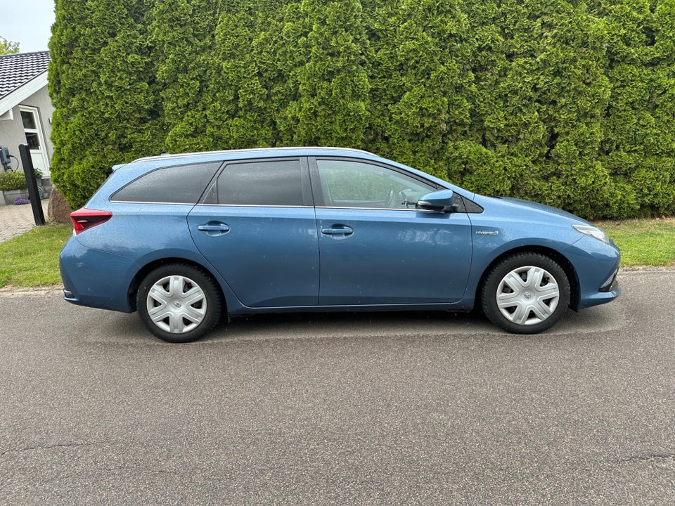 Toyota Auris 1,8 Hybrid H2 Comfort Touring Sports CVT 5d