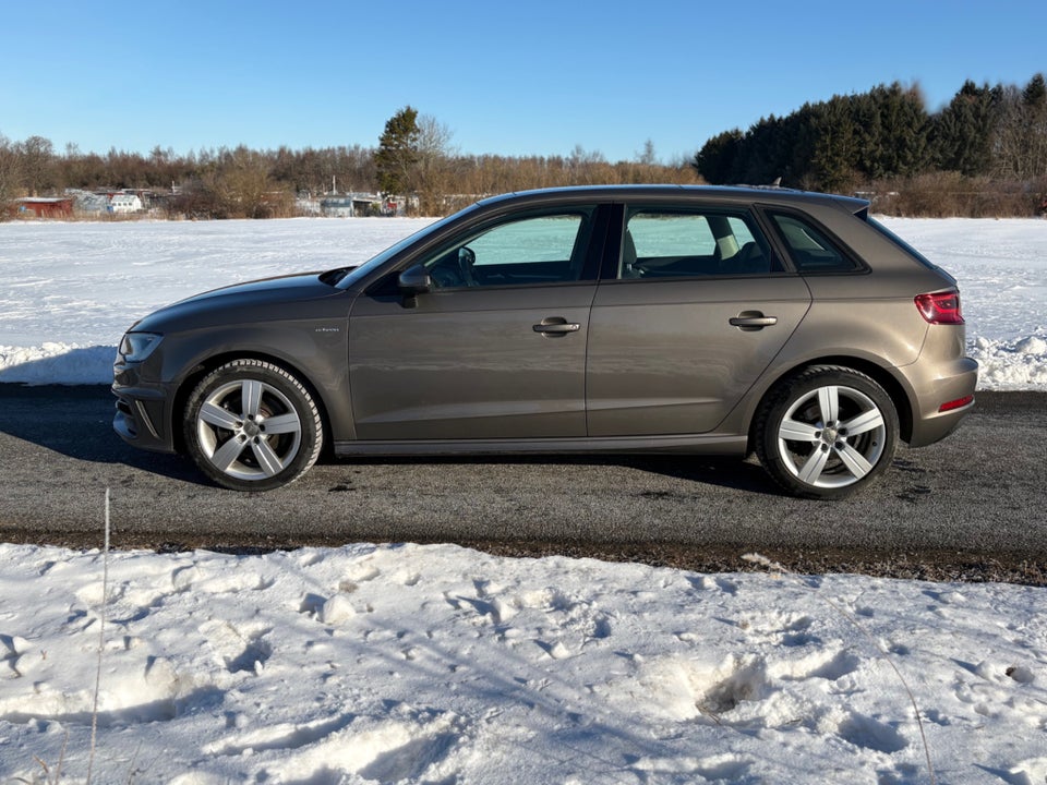 Audi A3 1,4 e-tron Ambiente Sportback S-tr. 5d