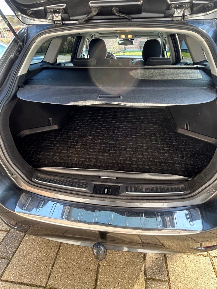 Toyota Avensis 1,8 VVT-i T2 Premium Touring Sports 5d