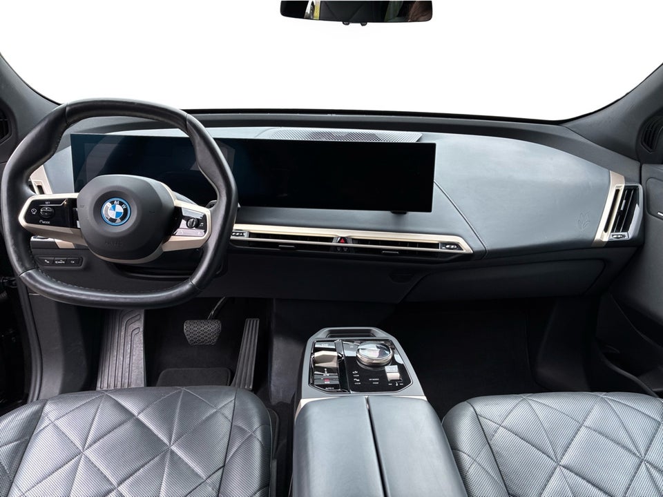 BMW iX xDrive40 Fully Charged Sport 5d