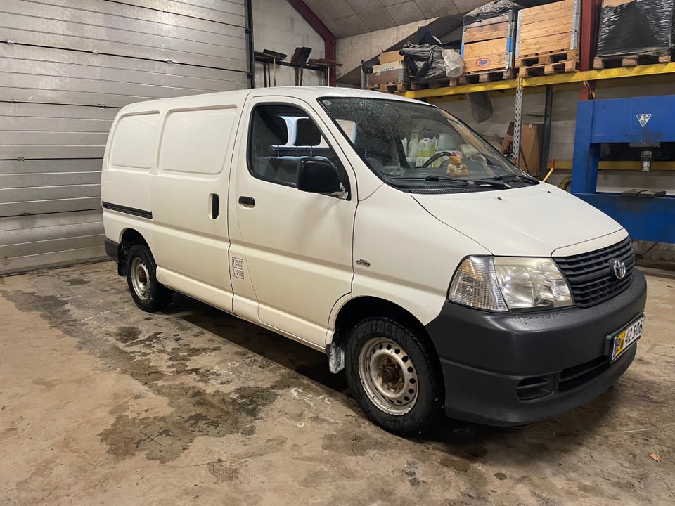 Toyota HiAce 2,5 D-4D 95 Komfort kort 4d