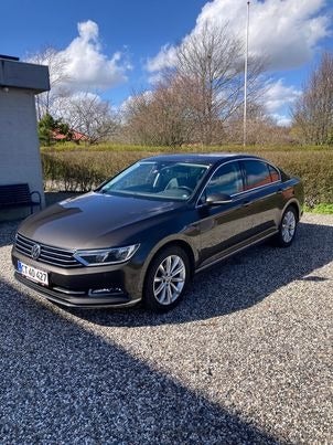 VW Passat 2,0 TDi 190 Highline Premium DSG 4d